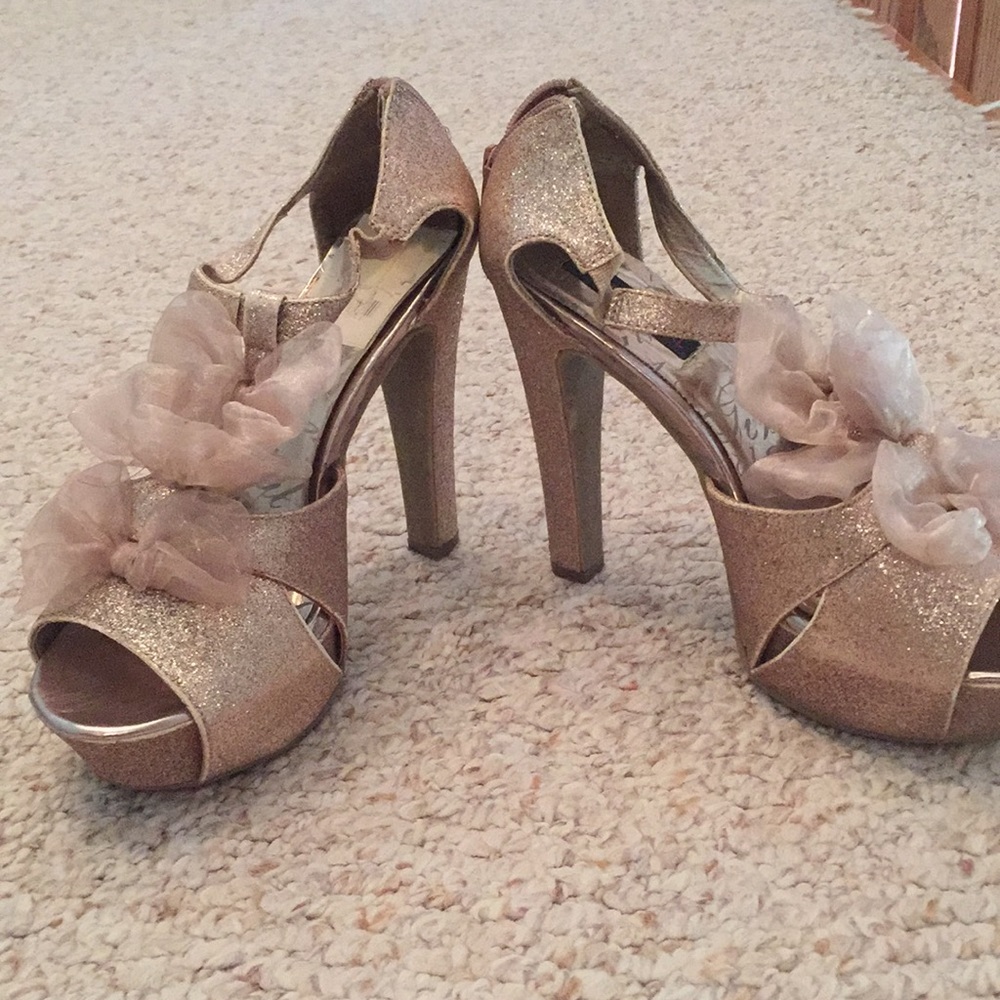 Madden girl Rose gold pumps